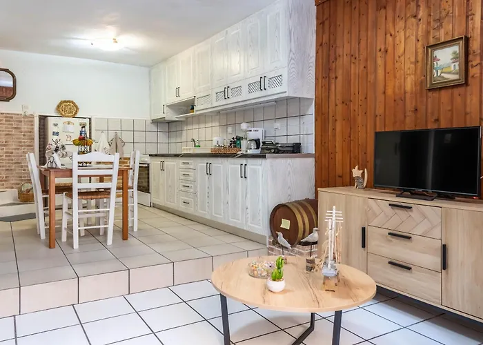 Golden Nest * Chania (Crete)